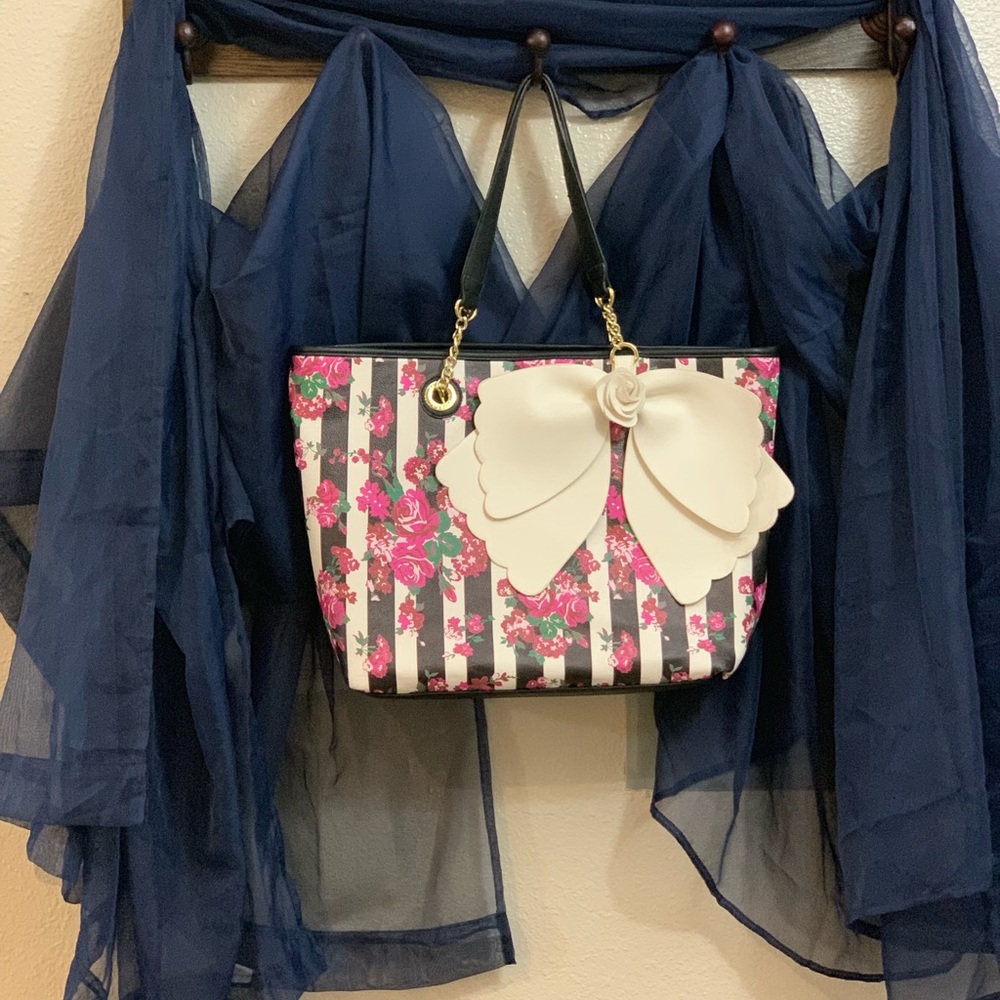 Betsey Johnson bag